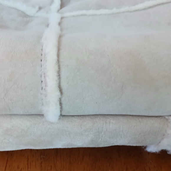 UGG Tan Shearling Shoulder Bag with Dark Brown Pouch - Picture 7 of 14